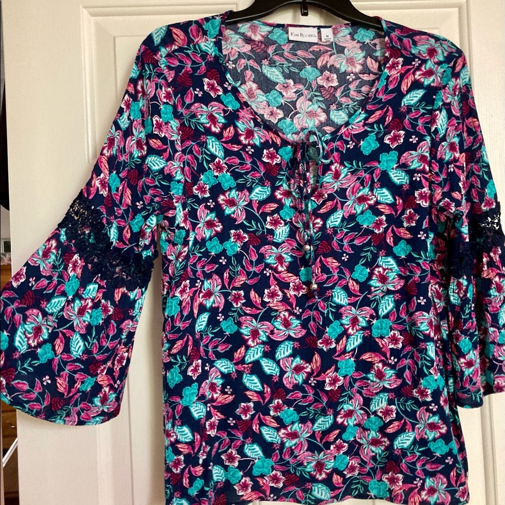 Kim Rogers (Belk) floral top, sz M